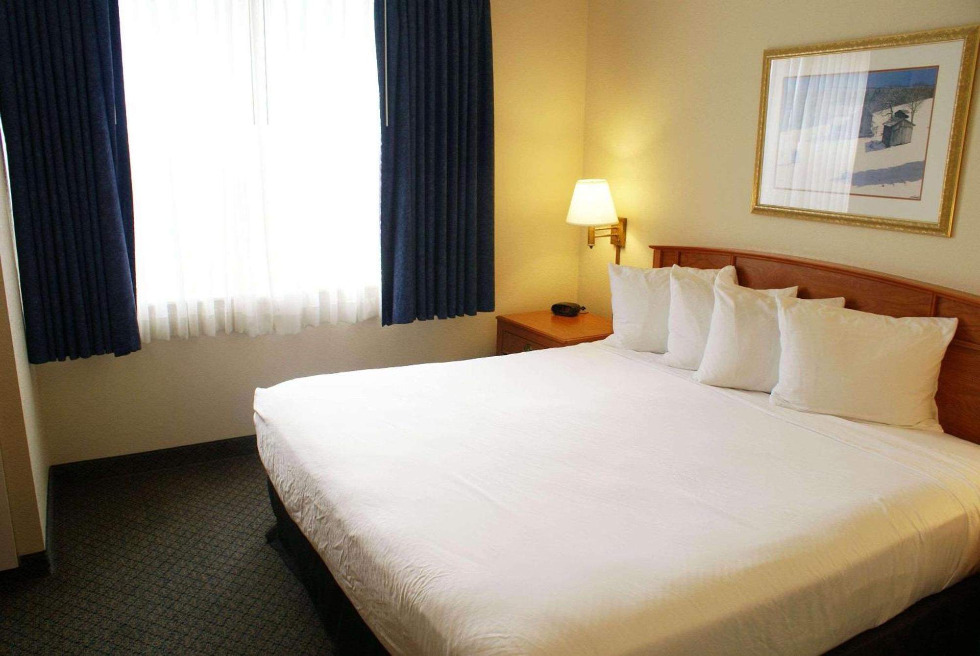 Country Inn & Suites By Radisson, Lansing, Mi Zewnętrze zdjęcie