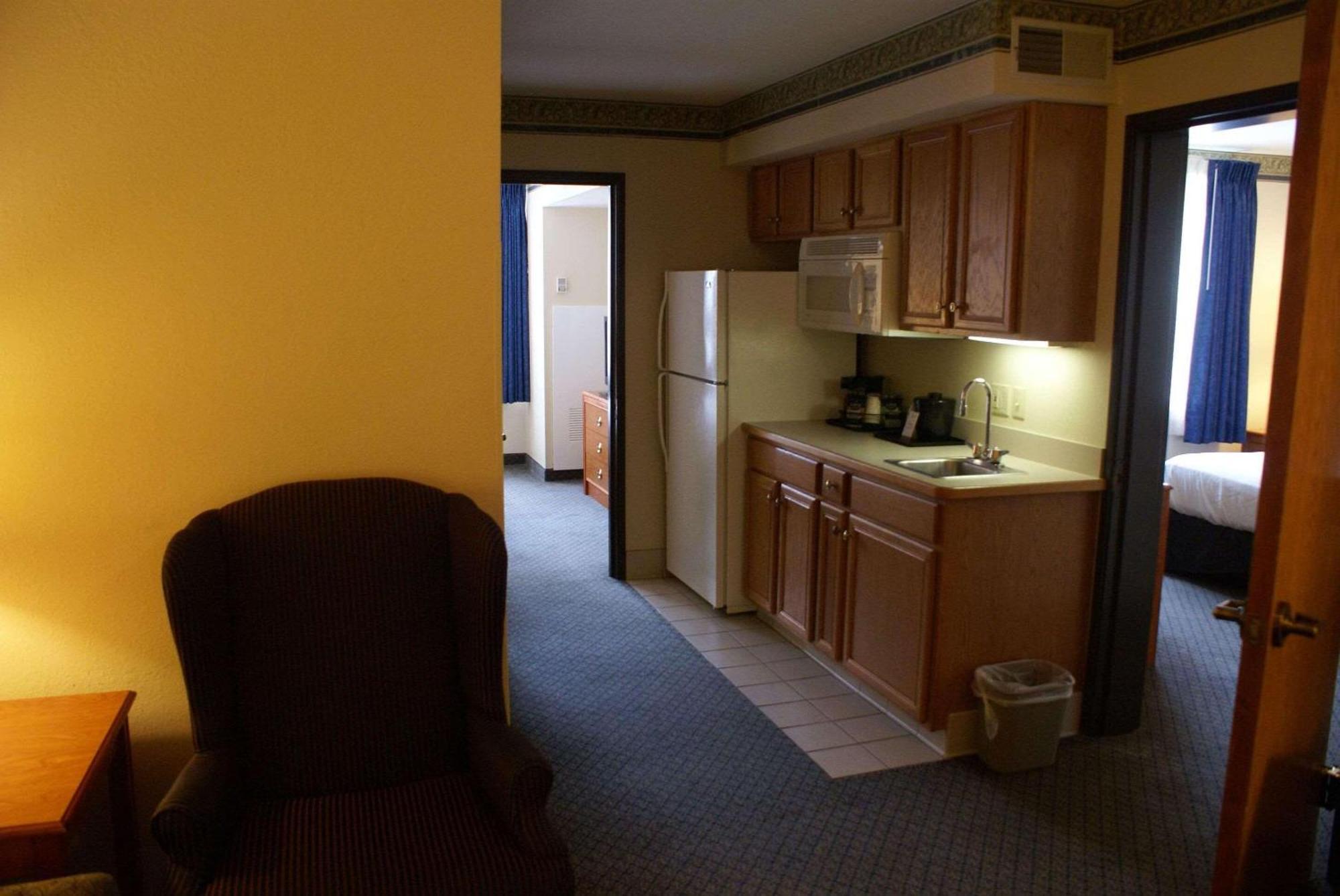 Country Inn & Suites By Radisson, Lansing, Mi Zewnętrze zdjęcie