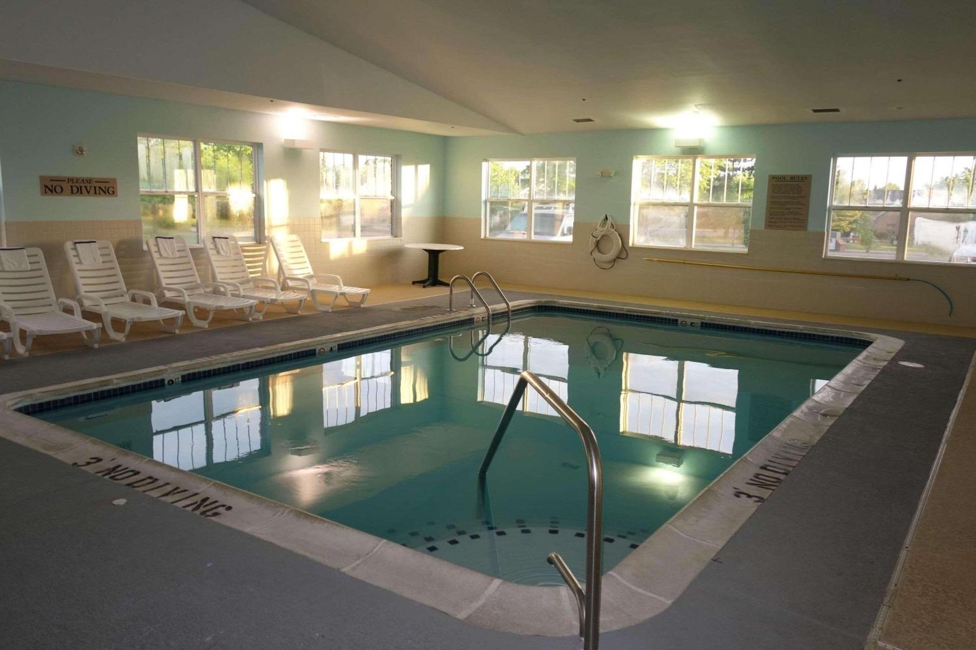 Country Inn & Suites By Radisson, Lansing, Mi Zewnętrze zdjęcie